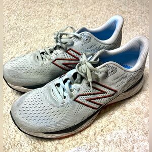 Men’s New Balance sneakers